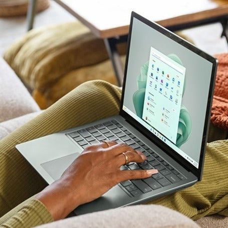 Microsoft Surface Laptop 5 13.5" Touchscreen Notebook - 2256 x 1504 - Intel Core i7 12th