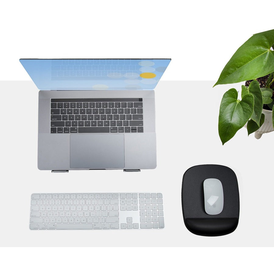 Startech.Com Mouse Pad With Hand Rest, 6.7X7.1X 0.8In (17X18X2Cm), Ergonomic Mouse Pad With Wrist