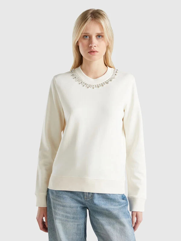 Cozy & Chic Women’s Sweatshirts & Hoodies Collection