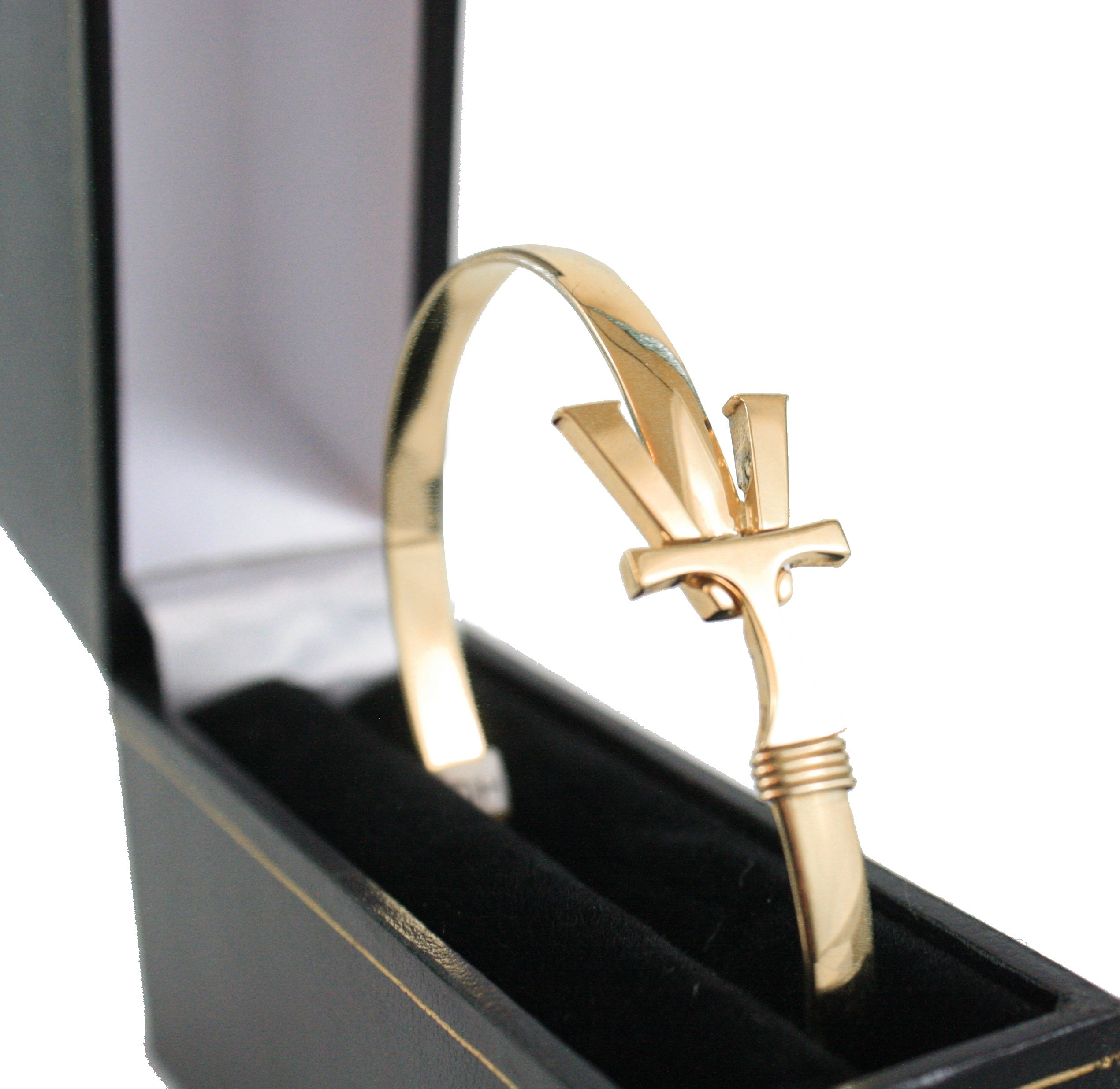 14K Gold Vermont Hook Bracelet - 5mm Band - 7 Inch