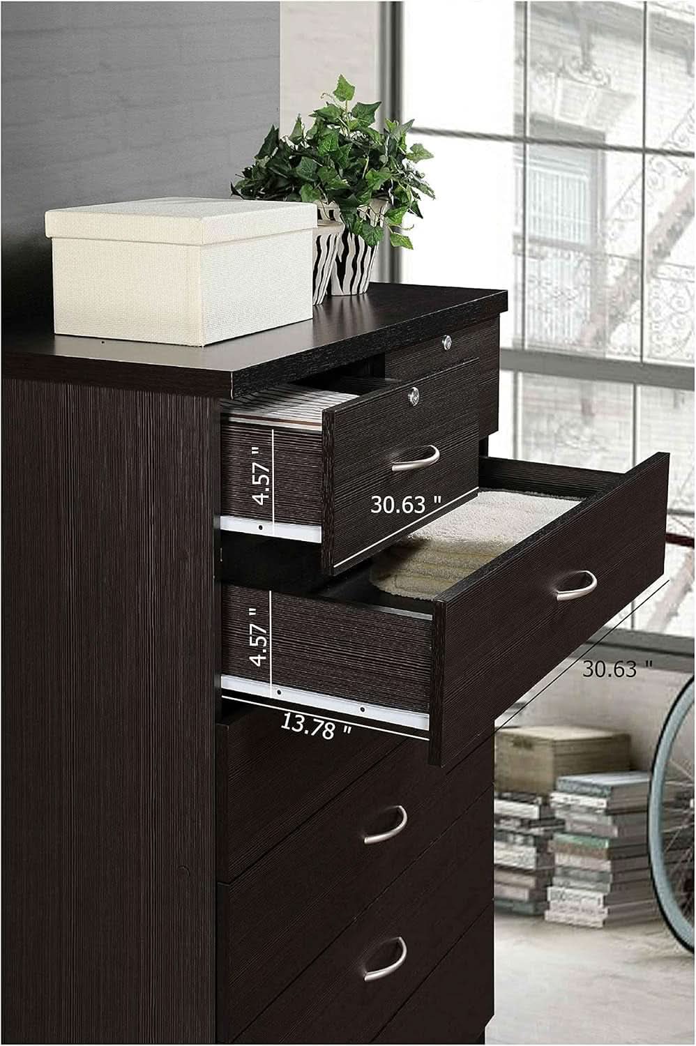 7 Drawer Wood Dresser For Bedroom 31.5 Inch Wide With Top Drawer Locks Chocolate