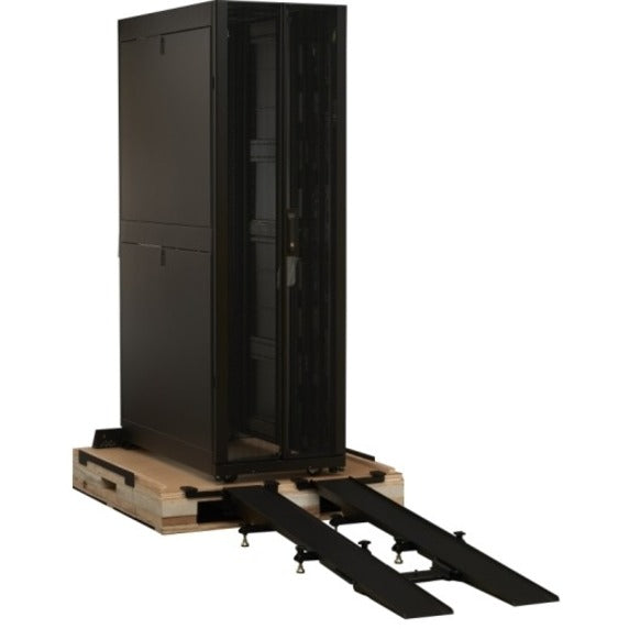 APC NetShelter SX, Server Rack Enclosure, 42U | APC by Schneider Electric AR9300SP-R