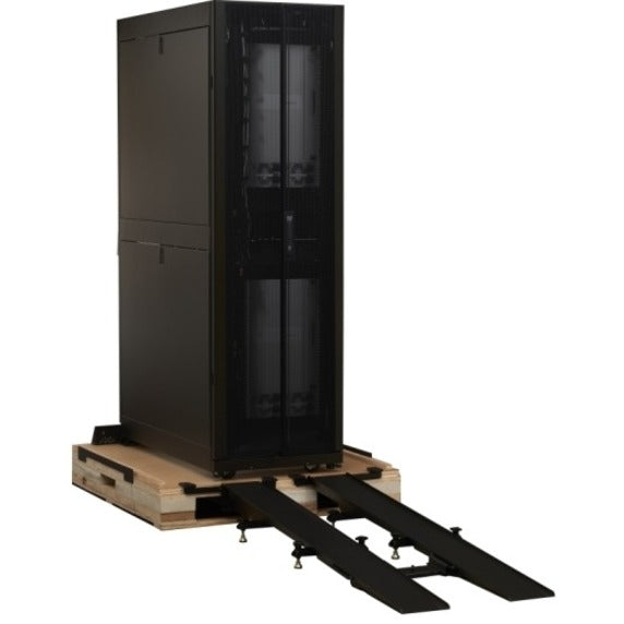 APC NetShelter SX, Server Rack Enclosure, 42U | APC by Schneider Electric AR9300SP-R
