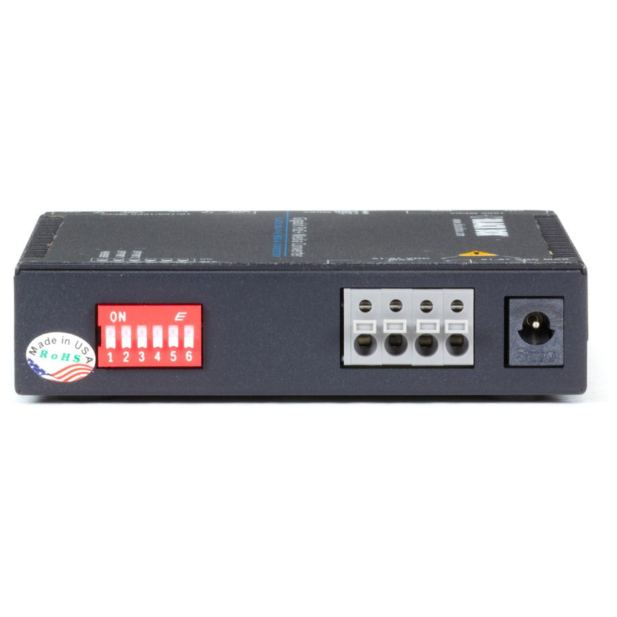 Black Box Gigabit PoE+ Media Converter, 10/100/1000BASE-T to 850-nm Multimode, SC, 550 m LGC5211A