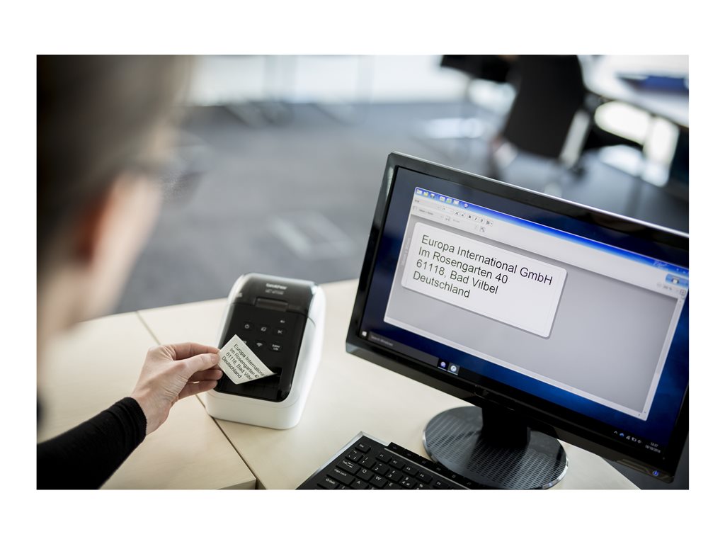 Brother QL-810Wc - Label printer - two-color (monochrome) - direct thermal - - 300 x 600 dpi - up to 110 labels/min -