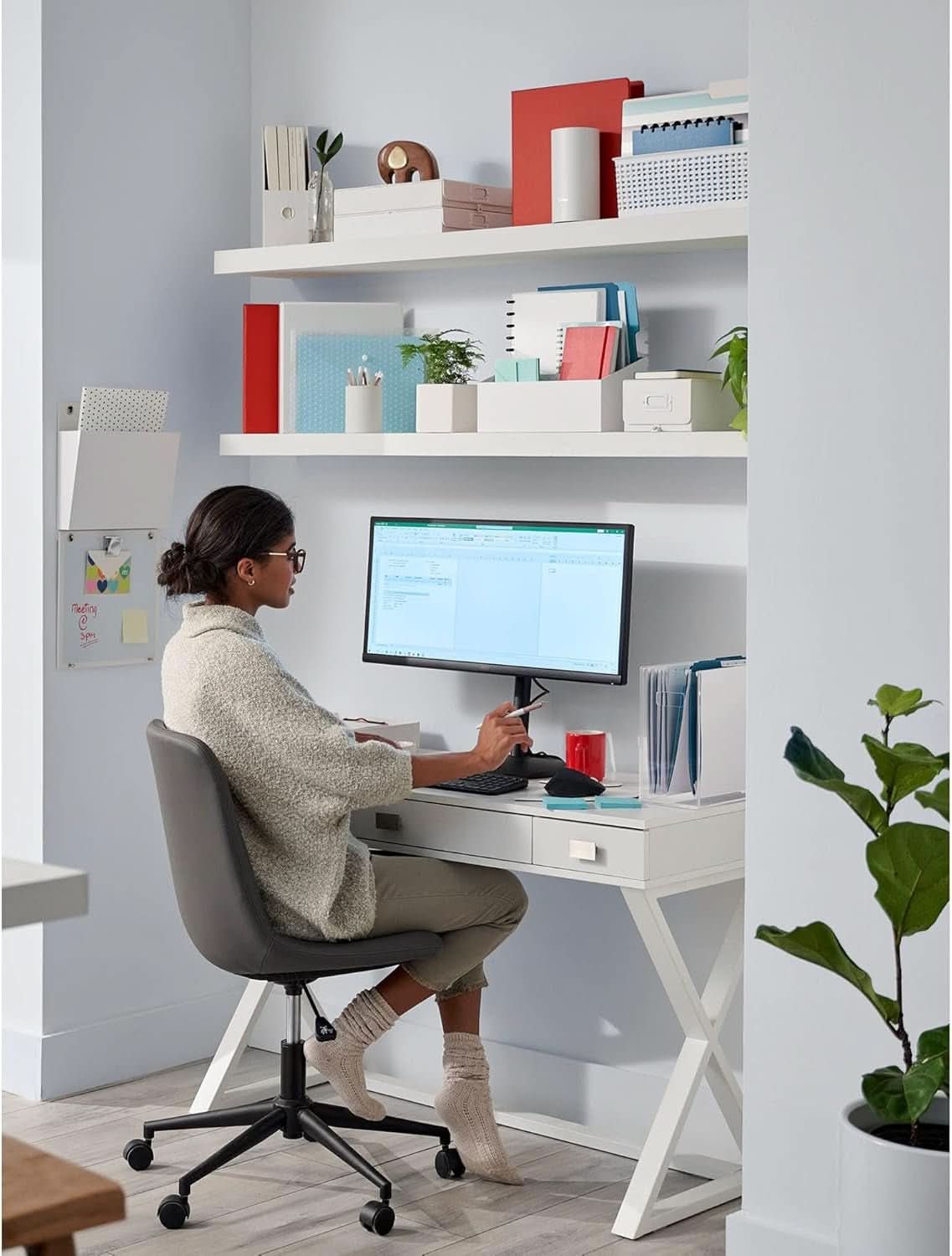 Compact White Writing Desk for Small Spaces and Creativity