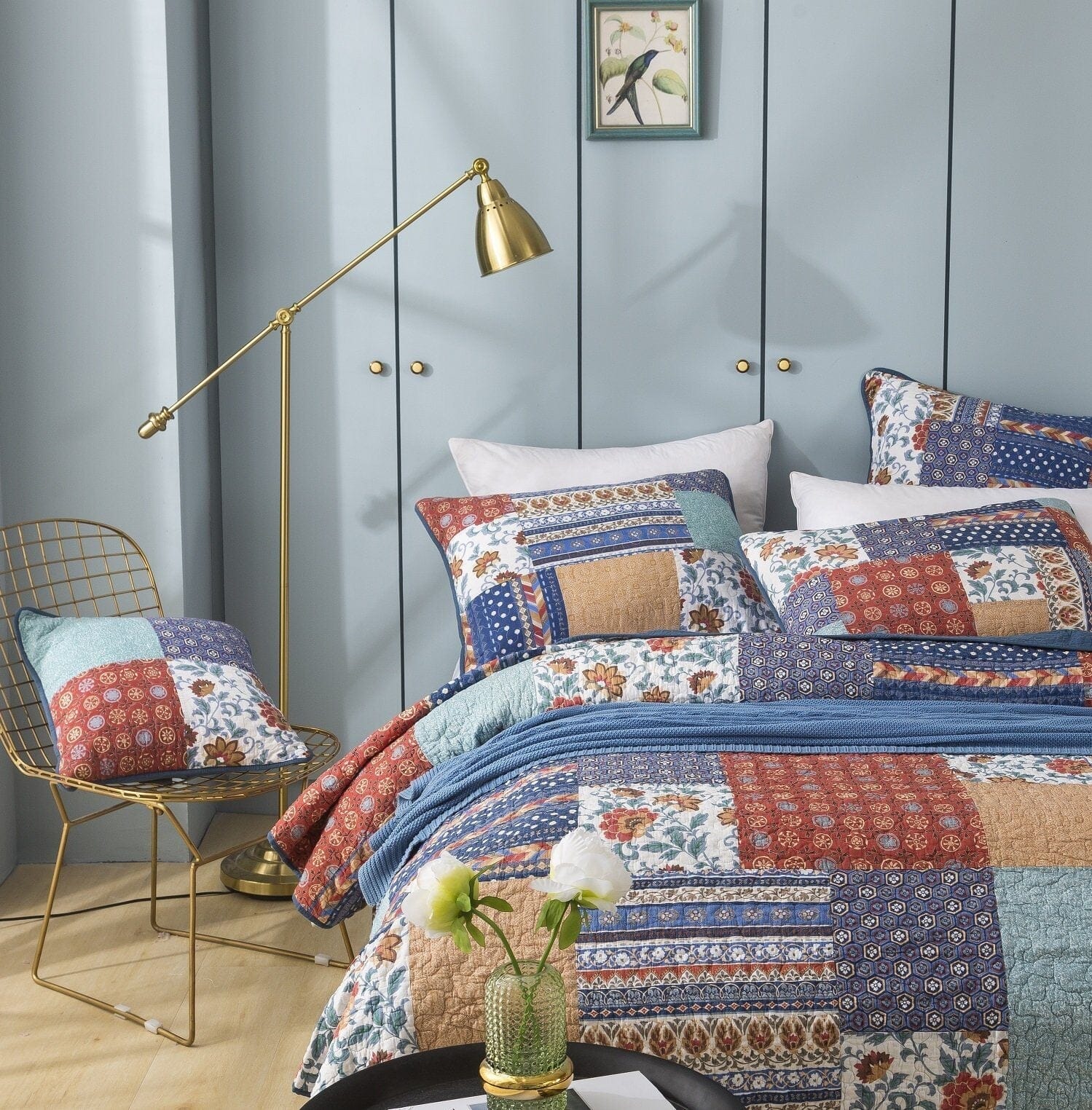 DaDa Bedding Bohemian Vibes Mediterranean Blue Floral Patchwork Quilted Bedspread Set (JHW878)