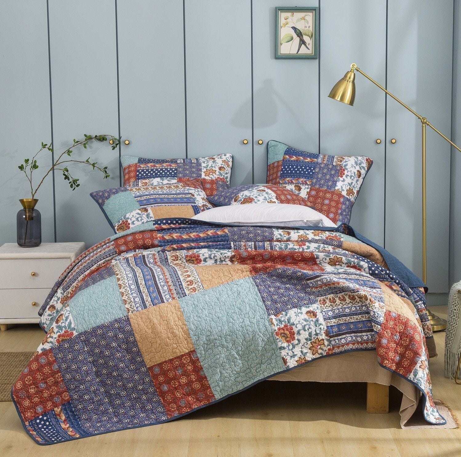 DaDa Bedding Bohemian Vibes Mediterranean Blue Floral Patchwork Quilted Bedspread Set (JHW878)