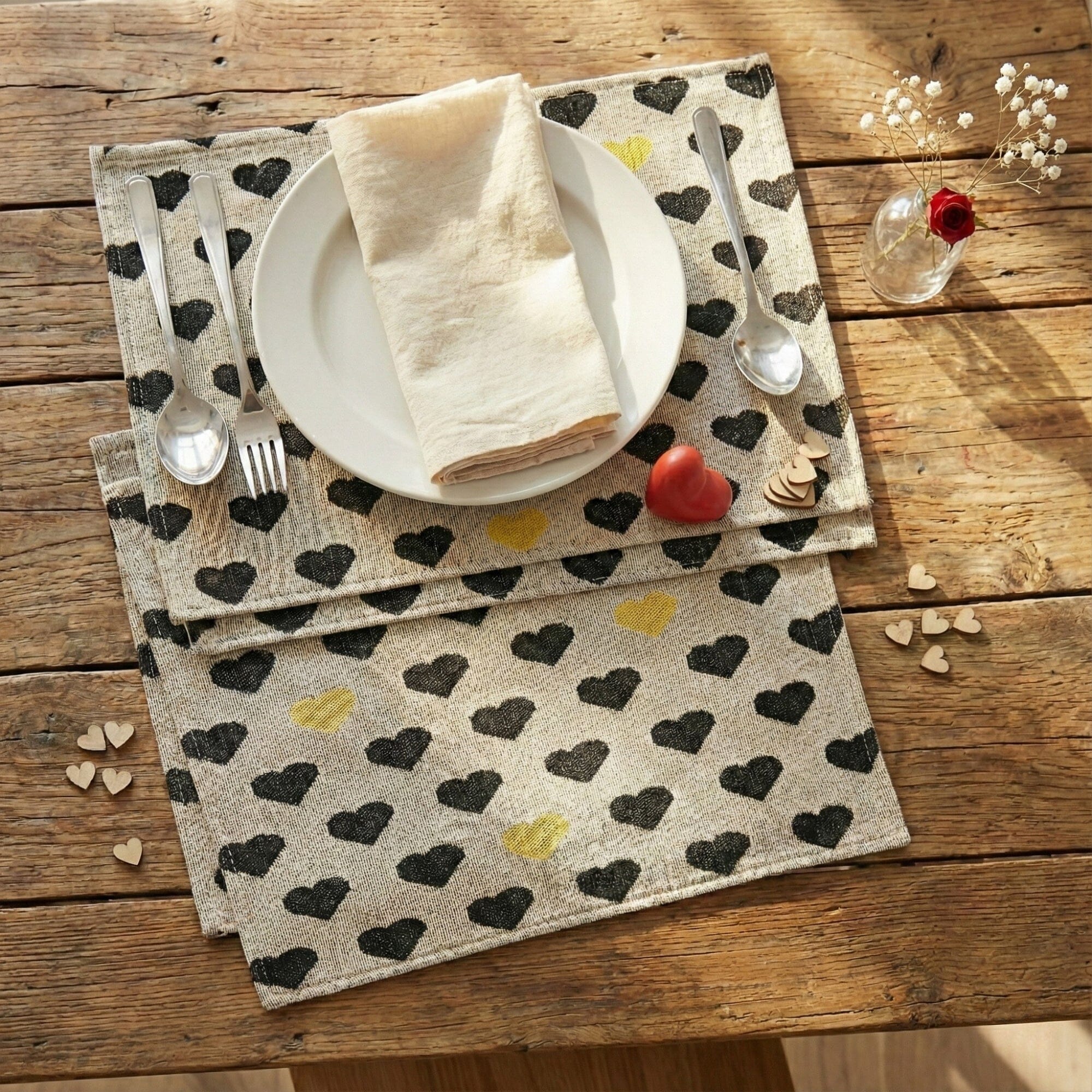 DaDa Bedding Set of 4-Pieces Lovely Yellow & Black Hearts Tapestry Dining Table Placemats 13” x 19” (18113)
