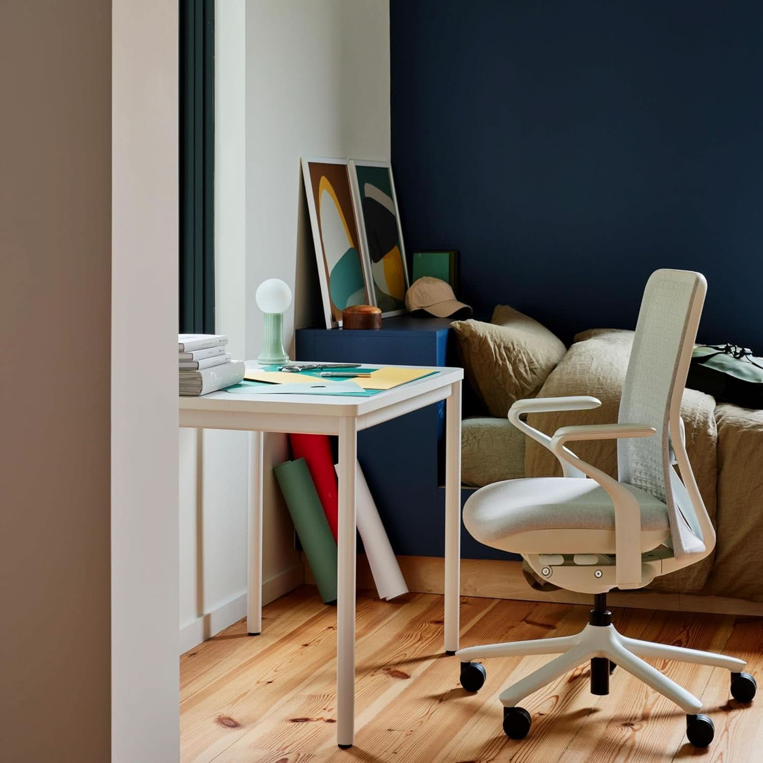Elegant Home Office Desk with Effortless Assembly and Design