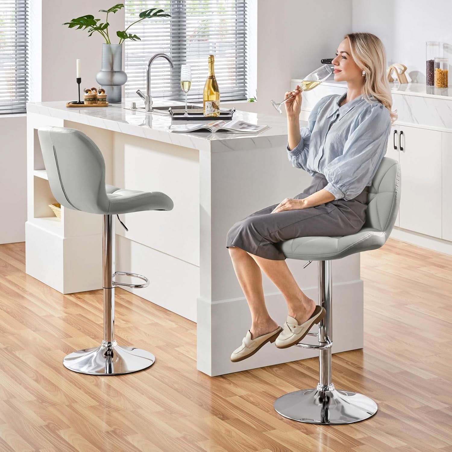 Elegant PU Leather Swivel Bar Stools Set of Four