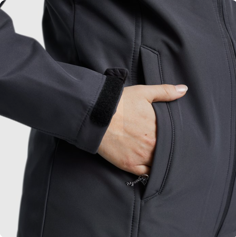Elevate™ Maxon Women's Softshell Jacket – Sleek Design and Superior Protection for Active Lifestyles