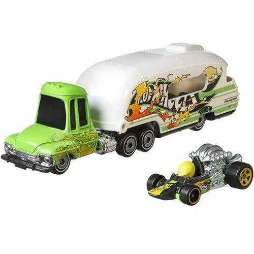 Hot Wheels Super Hauling Rig and Car Set for Kids 3+