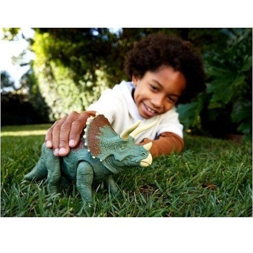 Jurassic World Dominion Roar Strikers Rajasaurus Figure with Roar & Chomp for Kids