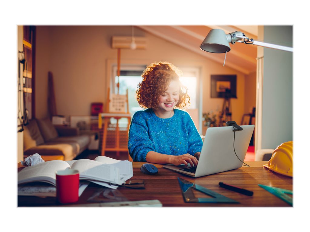 Logitech C270 HD Webcam - Webcam - color - 1280 x 720 - 720p - audio - USB 2.0 - academic