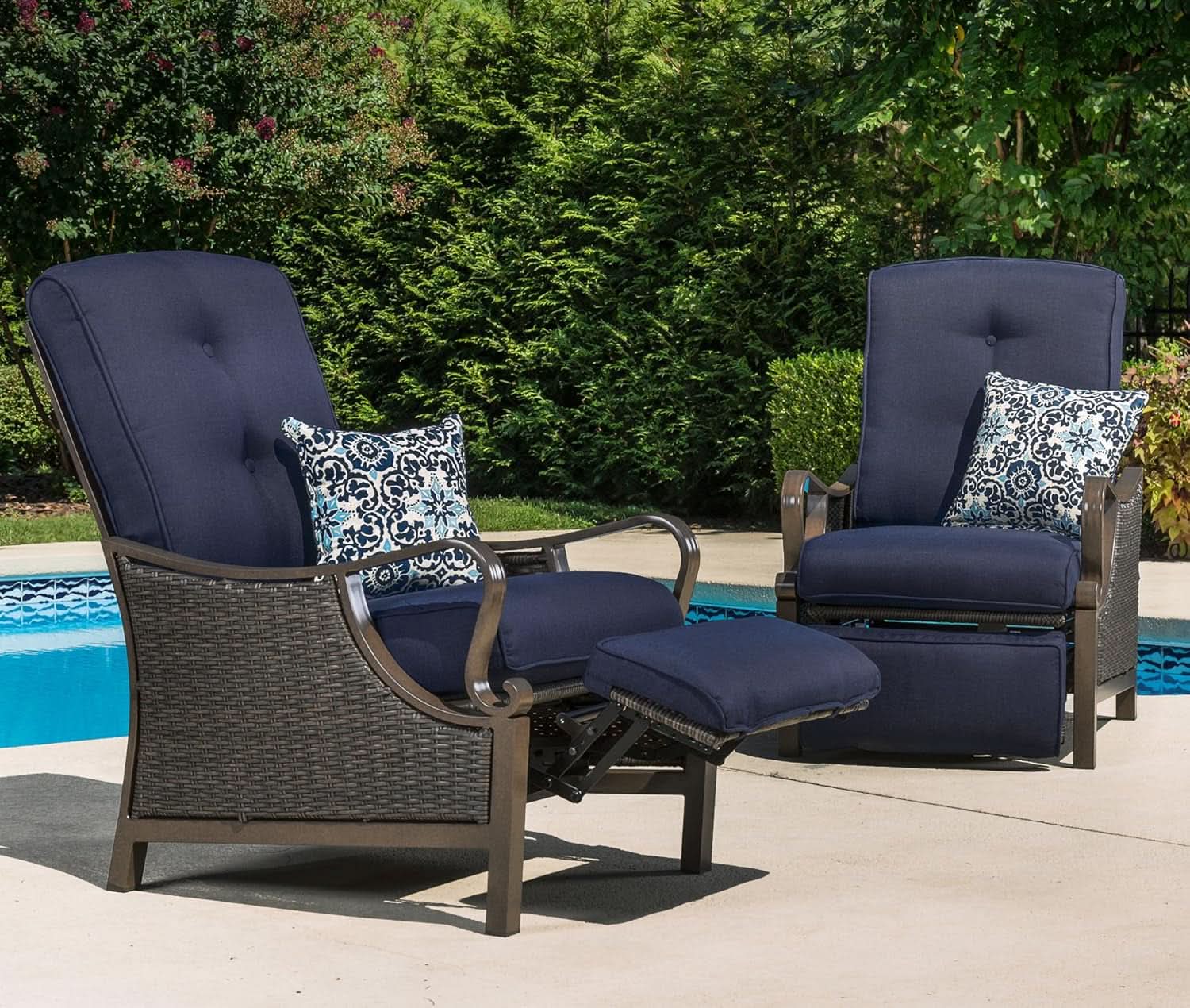 Luxury Outdoor Recliner Chair with Cushions and Pillow