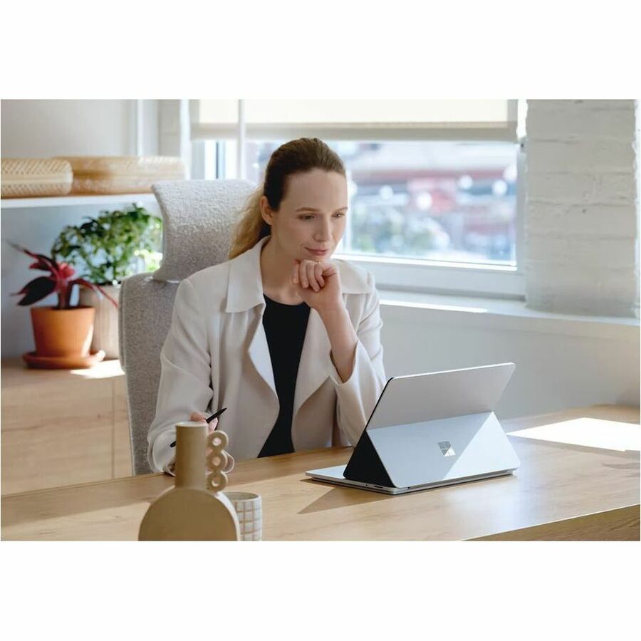 Microsoft Surface Laptop Studio 2 14.4" Touchscreen 32 GB - 1 TB SSD Z1S-00001