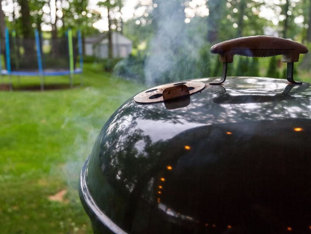 Original Kettle Premium 22 Inch Charcoal Grill Black