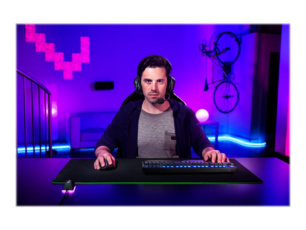 Razer BlackShark V2 PRO - Headset - full size - Bluetooth - wireless, wired - 3.5 mm jack - noise isolating