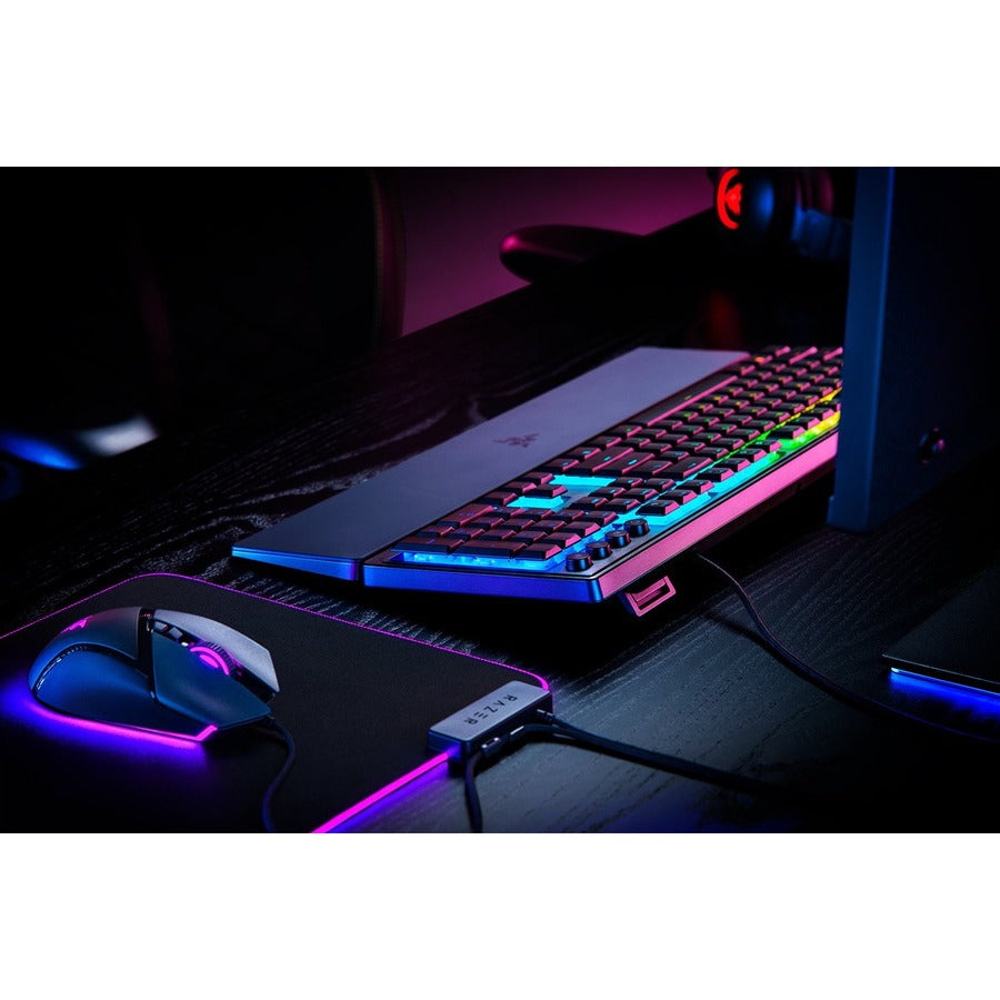Razer Ornata V3 - US Low-profile Mecha-membrane RGB Keyboard RZ03-04460200-R3U1