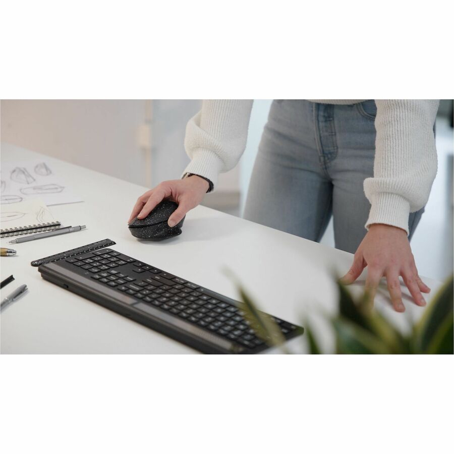 Targus ErgoFlip EcoSmart Mouse - Mid Size Mouse - Optical/BlueTrace - Wireless -