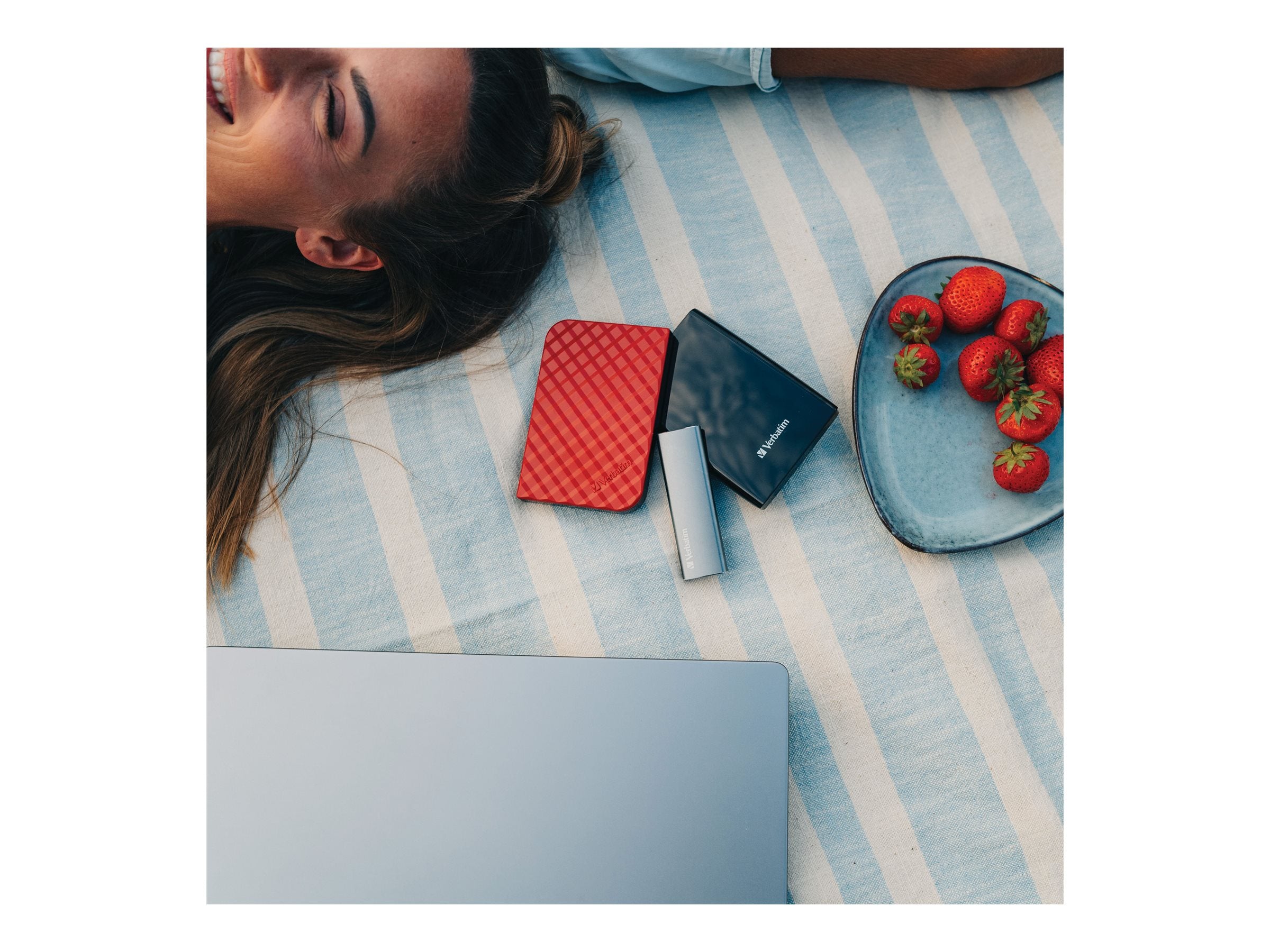 Verbatim Vx500 - SSD - 1 TB - external (portable) - USB 3.2 Gen 2 (USB-C connector) - space gray