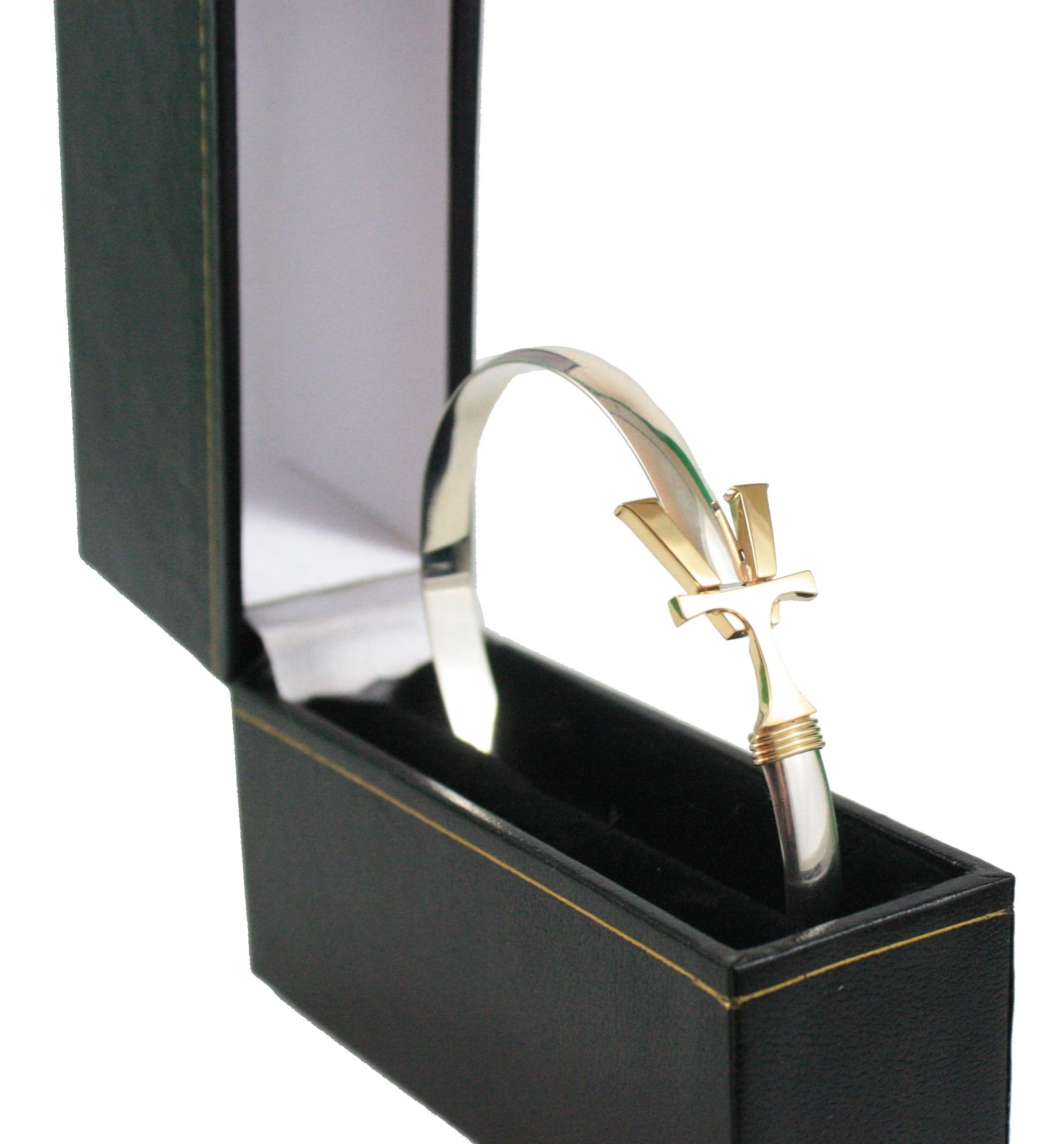 Vermont Hook Bracelet with Gold 'VT' - 6mm Band - 7.5 Inch