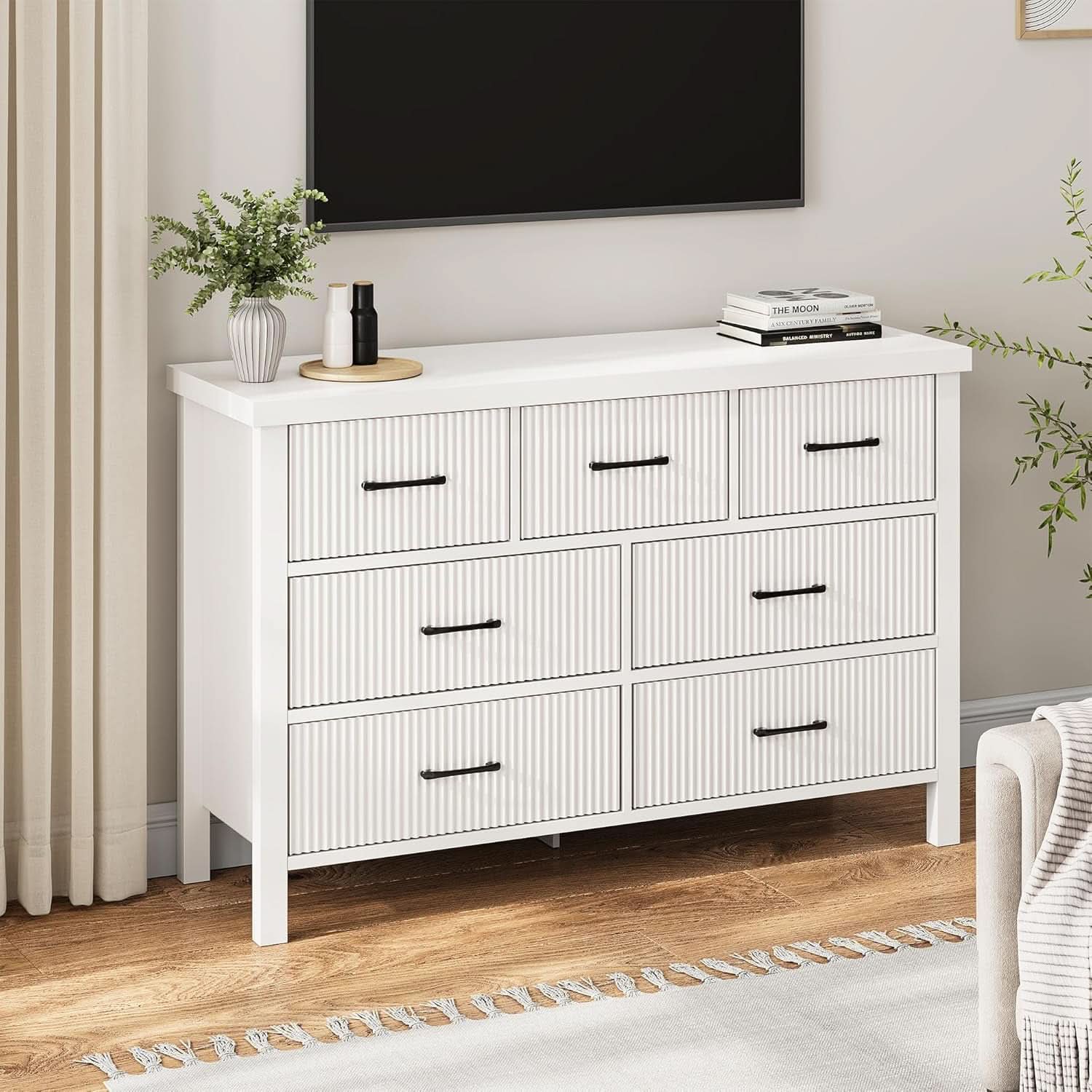 White 7 Drawer Dresser With Modern Fluted Panels And Solid Wood Legs