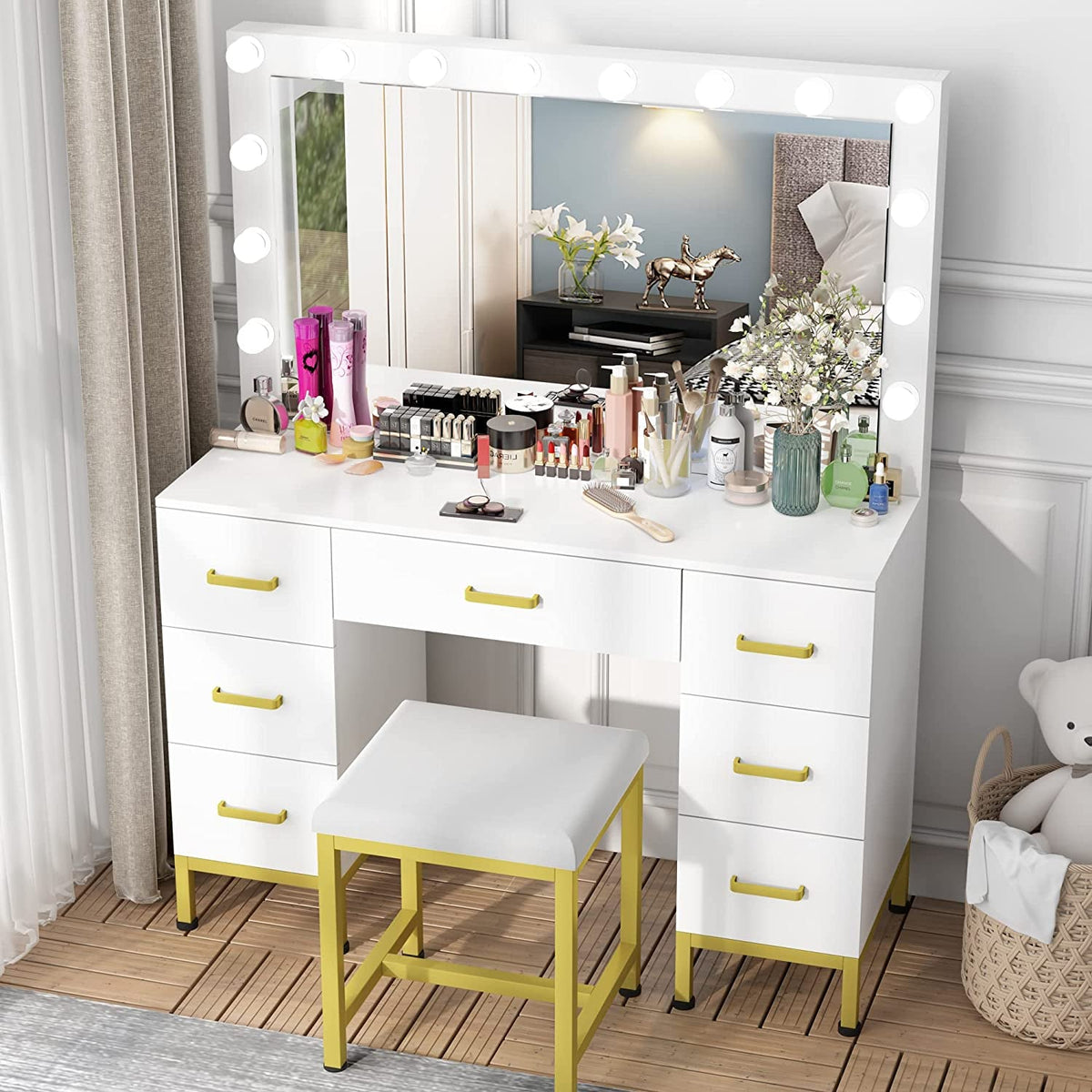 White Vanity Desk Set With Lighted Mirror For Bedroom