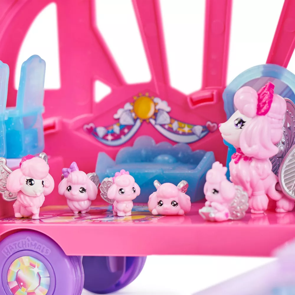 Hatchimals CollEGGtibles Transforming Rainbow-cation Camper Toy Car