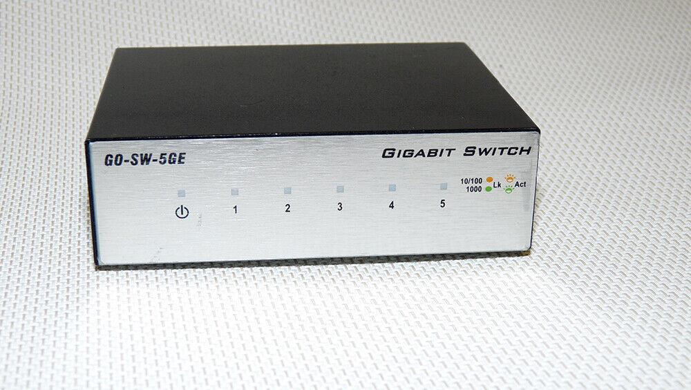 D-Link GO-SW-5GE 5-Port Gigabit Unmanaged Metal Desktop Switch
