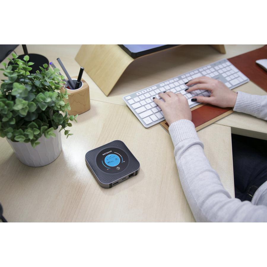 Netgear Mr1100 Cellular Wireless Network Equipment