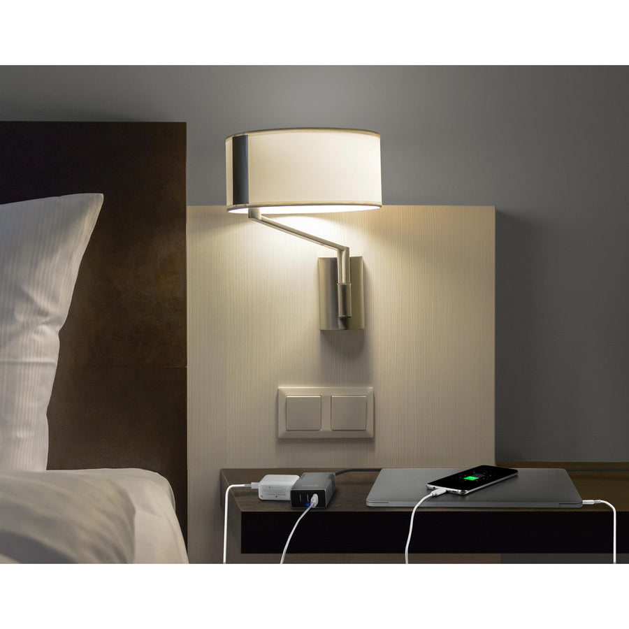 Plugable 2-Outlet Travel Power Strip with Built-In 3-Port 20W USB Universal Smart Charger PS2-USB3