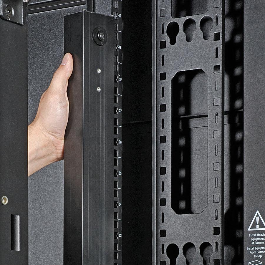 Switched Power Distribution Unit - 5.5kW Single-Phase LX Interface | Tripp Lite PDUMV30HVNETLX